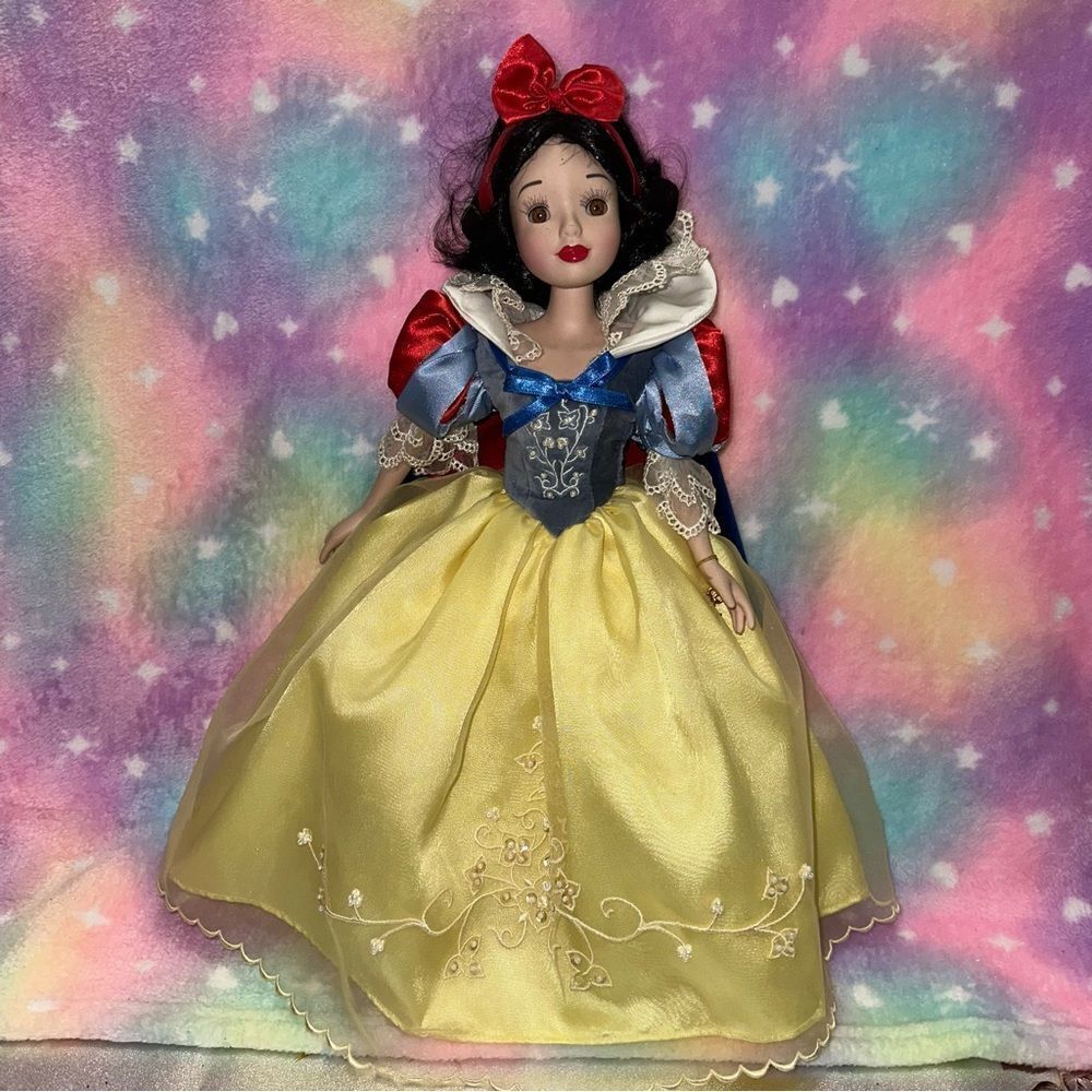 Disney Snow White Porcelain Doll